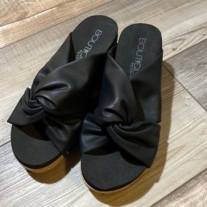 NWOB Boutique by CORKYS Wedge sandals 8